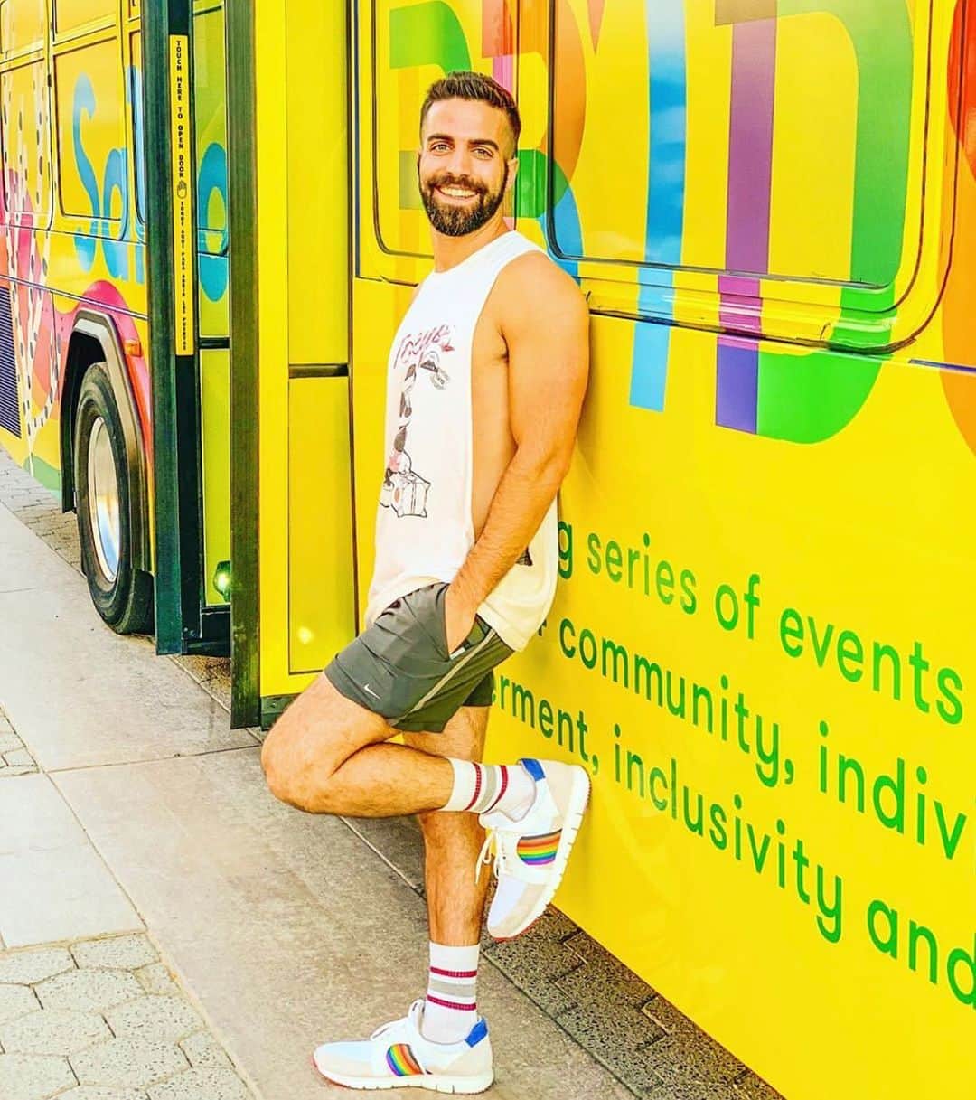 のインスタグラム：「“No matter whether you are straight, gay, or anywhere along the spectrum as I see it, it is so important to not only celebrate who you are, but also be celebrated for exactly that.” - @dotanryder on why he’s #TiedWithPride #pride #lgbt」