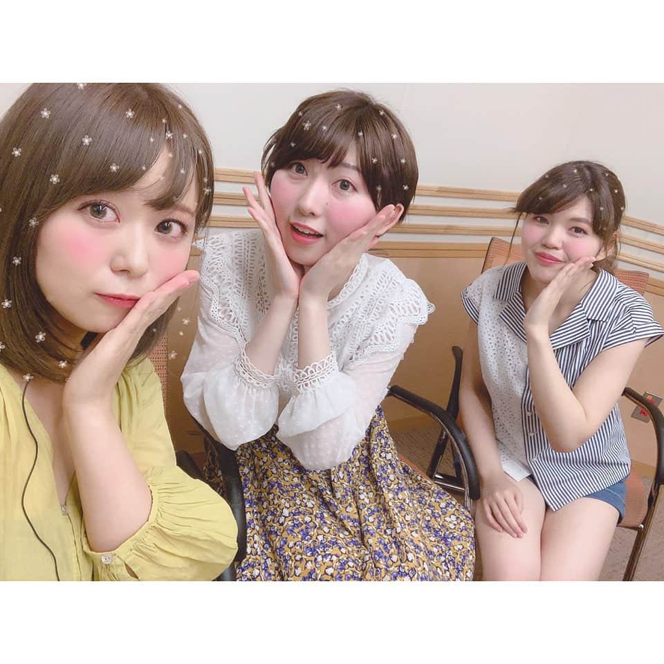 井口裕香さんのインスタグラム写真 - (井口裕香Instagram)「2019年6月21日(金) 昨晩の「RADIO Uno Zero」 テーマは「技術力の低い人限定のロボコン・ヘボコン特集！」🤖⚡️ 大会主催者の石川大樹さんをお迎えしてお届け致しました！ 個性を大切に、なんとも愛しいロボットが集まる大会でした！ ７月のヘボコン日本大会がたのしみです😂 . 東京声優アカデミーチャレンジ６月の担当は、声優養成科２年の組野優羽さんと、田部祐理香さん👭✨ 今回は、田部さんがわたしと「ジューンブライド！プロポーズ台詞対決」に挑戦！ わたし、、全然思いつきませんでした👰🏻❣️笑笑 . . さて💁🏻‍♀️ 次回のウノゼーロは、、、 「日本で唯一のカラオケ評論家に聞く！こんな楽しみ方ができるカラオケ特集！」」 カラオケ評論家の唯野奈津実さんをゲストにお迎えしてお届け致します。 来週もどうぞ、おたのしみに〜〜🥳 メールは uno@joqr.net まで ✩°｡ #UnoZero #joqr #文化放送 #東京声優アカデミー #東京ホテイソン #東京ホテイソンたける くん #東京ホテイソンショーゴ くん #radio #radiko  #periscope #ペリスコープ #ヘボコン #石川大樹 さん #カラオケ評論家 #カラオケ #唯野奈津実 さん」6月22日 11時00分 - ooo31_iguchiyuka_31ooo