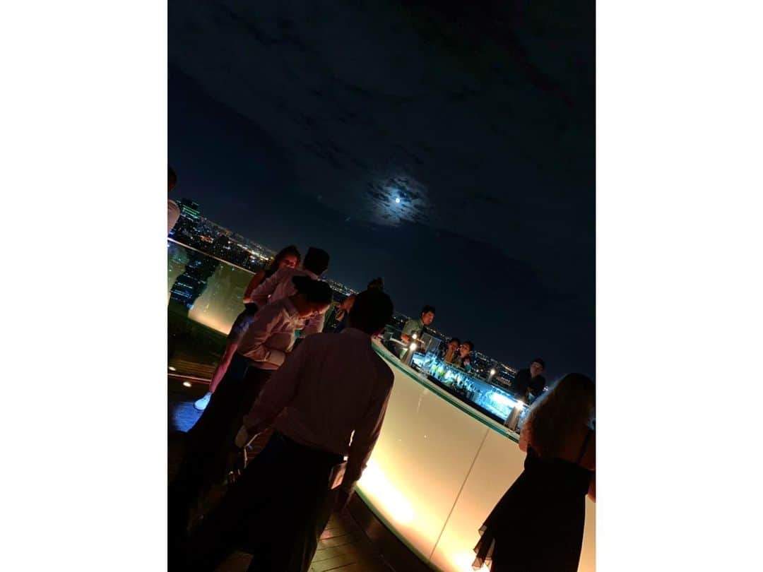 百合華さんのインスタグラム写真 - (百合華Instagram)「The moon shines so beautiful 🌕﻿ ﻿ Sirocco is the perfect place for the last dinner in Thailand 🇹🇭🍽💕﻿ ﻿ #タイ ﻿ #thailand ﻿ #バンコク ﻿ #bangkok ﻿ #シロッコ ﻿ #sirocco ﻿ #天空レストラン﻿ #スカイバー﻿ #skybar﻿ #世界一 ﻿ #ディナータイム ﻿ #女子会 ﻿ #夜景 ﻿ #月の輝き﻿ #最高の場所」6月22日 11時17分 - yurika.lovelily