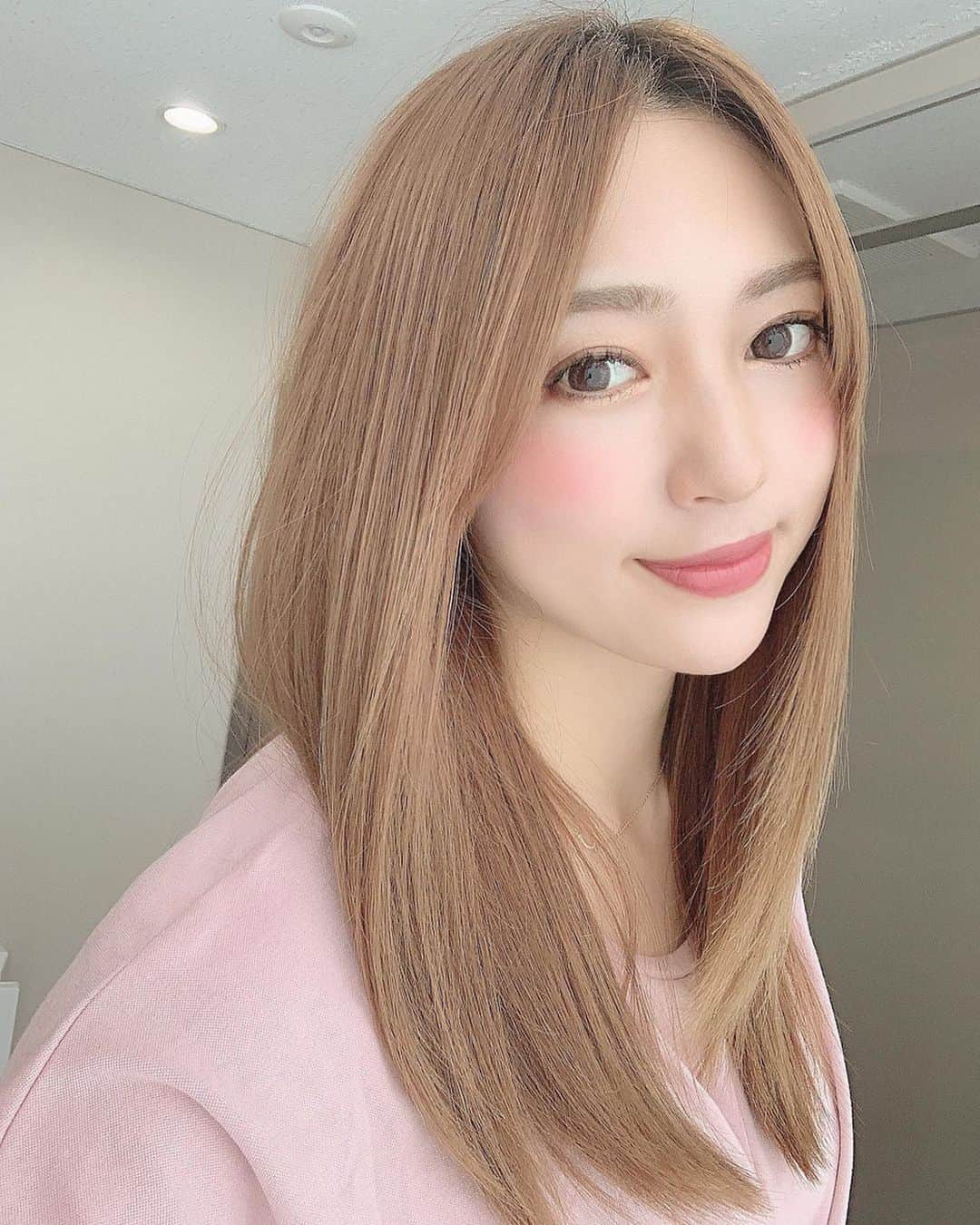 唯可（yuika）さんのインスタグラム写真 - (唯可（yuika）Instagram)「* 今回もやっぱり小川さんのパワー凄かった🥺 本気で髪質改善してくれるの 痛みすぎてる私のロン毛たちがまとまってくれました♡ 動画見てもらえたらわかると思うんだけど 本当にCMレベルに髪の毛ちゅるんってなるの🥺♡ * 髪の毛で悩んでる人には本当にオススメです 👉 @restart.bigami 👉 @ogawa_yuya_ * #トリートメント #美容室 #ヘアケア #ロングヘア」6月22日 11時18分 - yu.i.k.a
