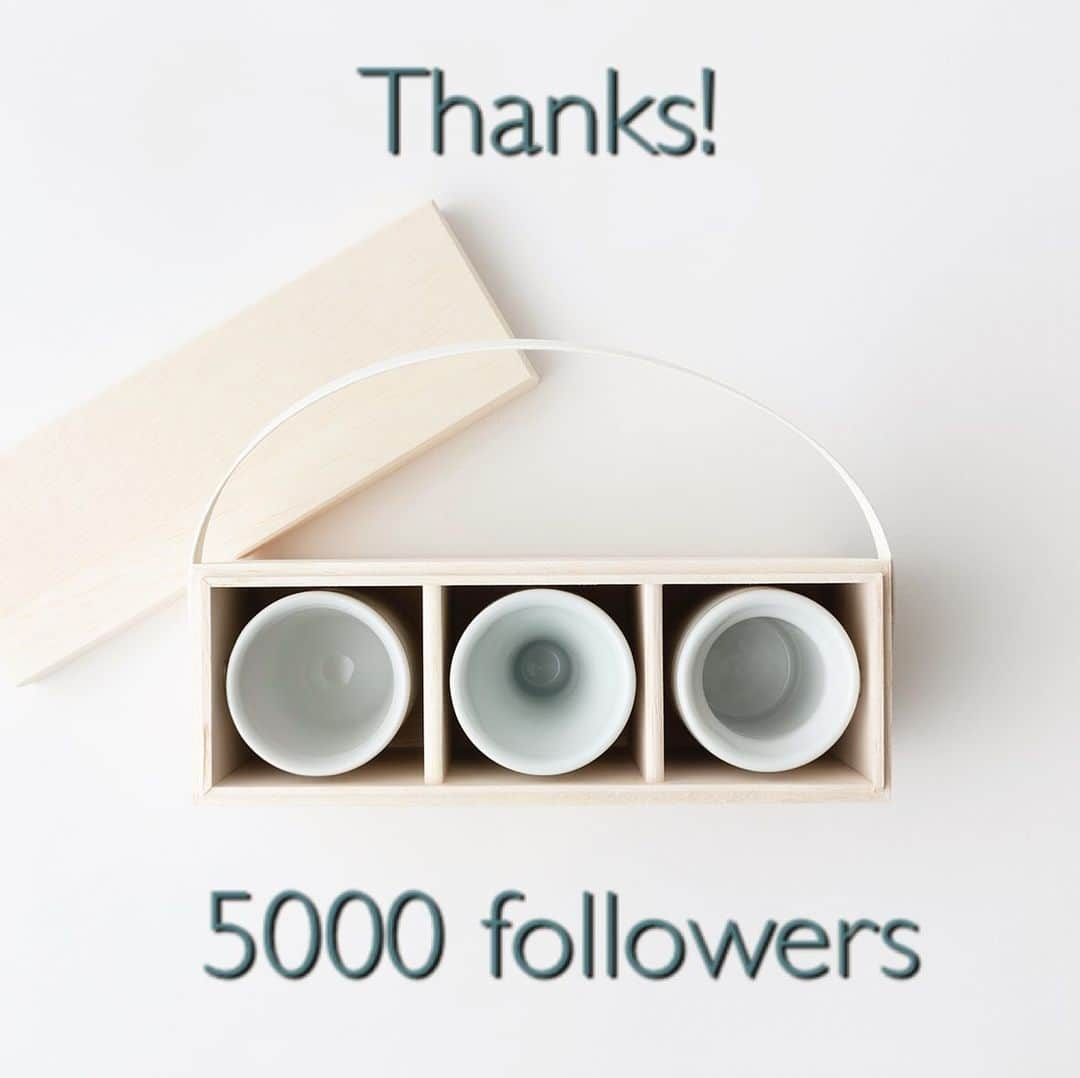 IKKONさんのインスタグラム写真 - (IKKONInstagram)「Thank you 5000 followers!﻿ ﻿ @ikkon.life のフォロワー数が5000人を超えました！﻿ ﻿ これからも、器をとおして日本酒の新しい楽しみ方を発信していきます。﻿ ﻿ 今後もIKKONの応援をよろしくお願いします🍶 ﻿ ﻿ ▶︎IKKONの詳細はトップページ @ikkon.life から﻿ ﻿﻿ #IKKON #飲み比べ #大堀相馬焼 #酒器 #ぐい呑 #日本酒 #福島 #Fukushima #tradition #pottery #JAPANESESAKE #NIHONSHU #🍶」6月22日 11時39分 - ikkon.life