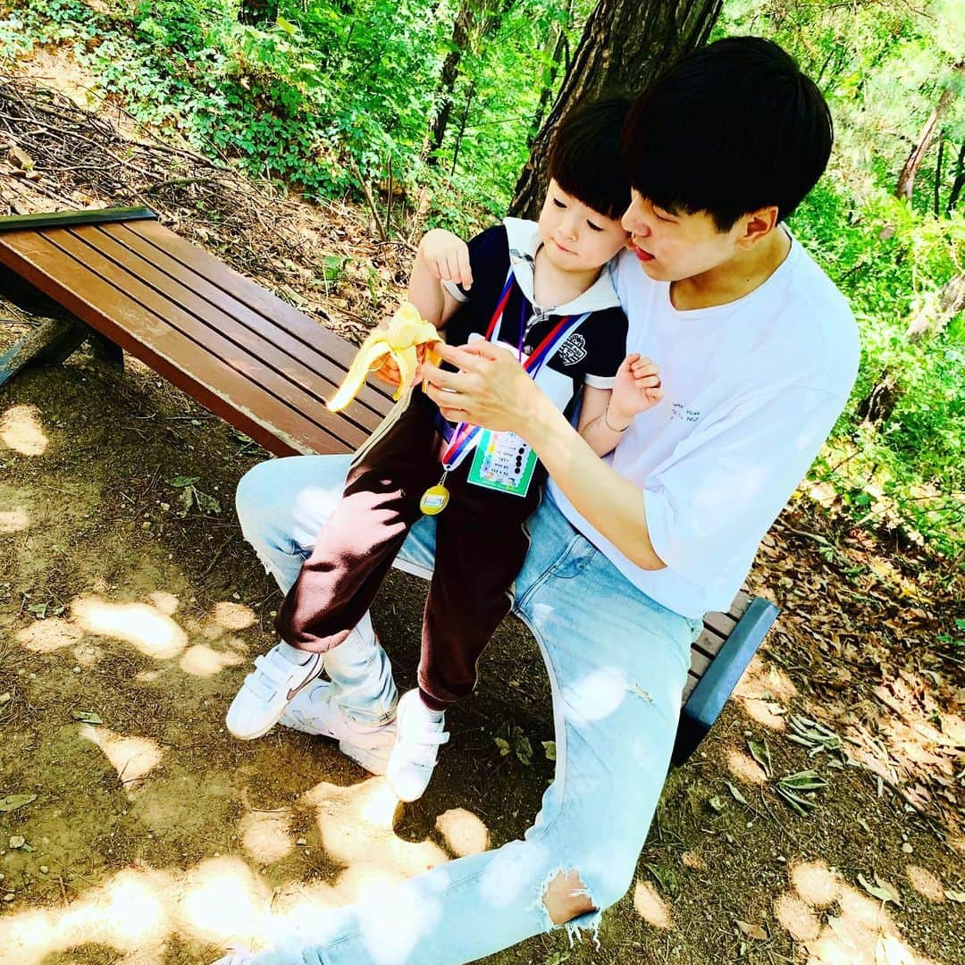 シンバさんのインスタグラム写真 - (シンバInstagram)「동생 덕분에 가족 등산 #산에서 #나와서 #산으로 #jjcc #simba #야생심바」6月22日 11時48分 - simba_jjcc