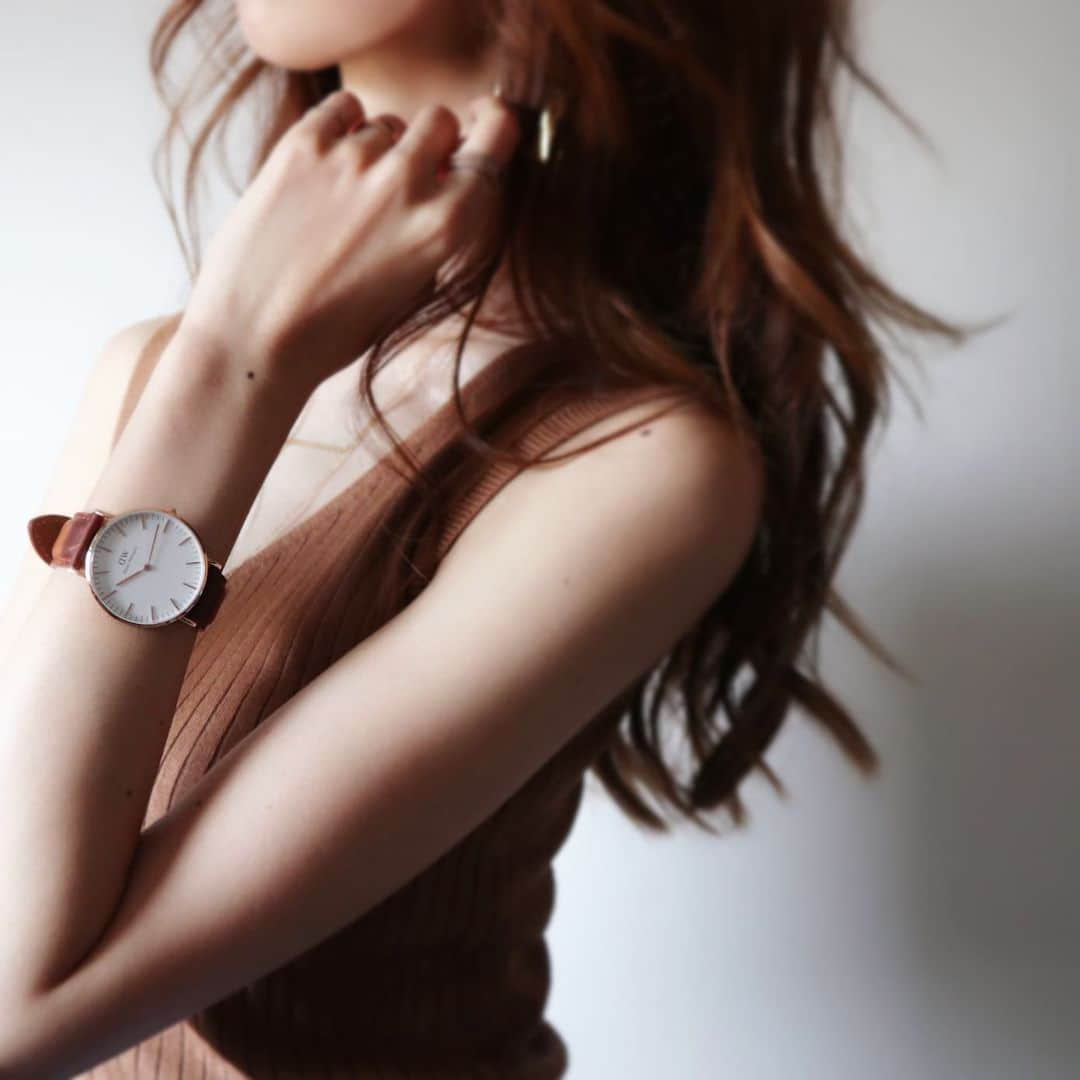 Ces't Mignonさんのインスタグラム写真 - (Ces't MignonInstagram)「・ danielwellington summer campaign！ ・ 7月15日まで、DW夏期間限定キャンペーンが実施されています♡ ・ ☑︎腕時計とストラップの購入で20％OFF ☑︎対象腕時計の購入でストラップ無料 ☑︎15%OFFクーポンコード併用可 15%クーポンコード：cest（公式サイト使用のみ) ・ https://www.danielwellington.com/jp　 是非チェックしてみて下さい♡ ・ @danielwellington #ダニエルウェリントン #dwサマーオファー#腕時計#時計#watch#プレゼント#アクセサリー#今日の手元#大人カジュアル#キレイめカジュアル#大人女子#gumania#ジユジョ #fashion#outfit#code#ponte_fashion#シンプル#instafashion#instagood#お洒落さんと繋がりたい#ootd#locari#mineby3mootd#手元倶楽部」6月22日 11時46分 - cestmignon_mau