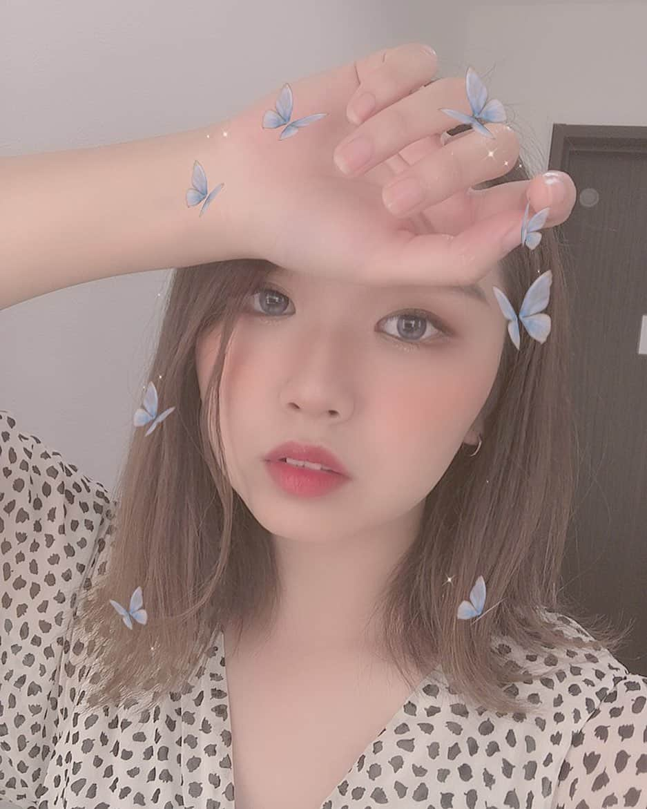 出口真衣のインスタグラム：「・ ・ このフィルター可愛い🦋 ・ もはや別人（笑） ・ ・ #selfie#ゆるふわ#メイク#ナチュラルメイク#茶髪ボブ#ボブ#巻き髪#夏メイク#ポイントメイク#大人シンプル#大人カジュアル#女子力#今日のコーデ#おしゃれさんと繋がりたい #サロンモデル#可愛い#cute#model#モデル#ファッション#写真撮ってる人と繋がりたい#お洒落さんと繋がりたい#グルメ好きな人と繋がりたい#スイーツ好きな人と繋がりたい#モデル#気になった人フォロー#instagood#like4likes」