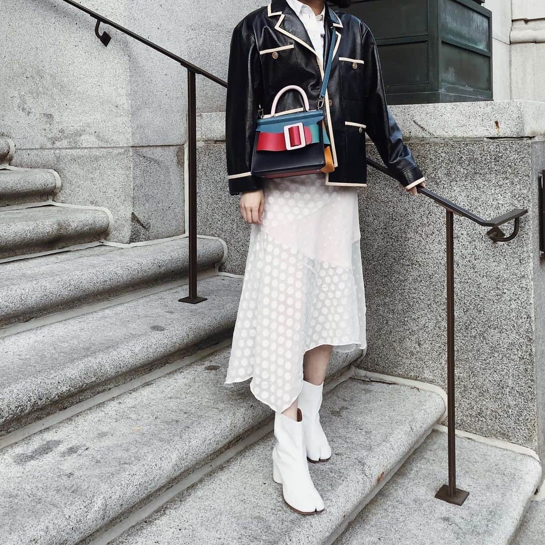 mixmatchisthekeyのインスタグラム：「love this oversized jacket from ss 19 @chanelofficial thanks for the opportunity let me try this jacket」