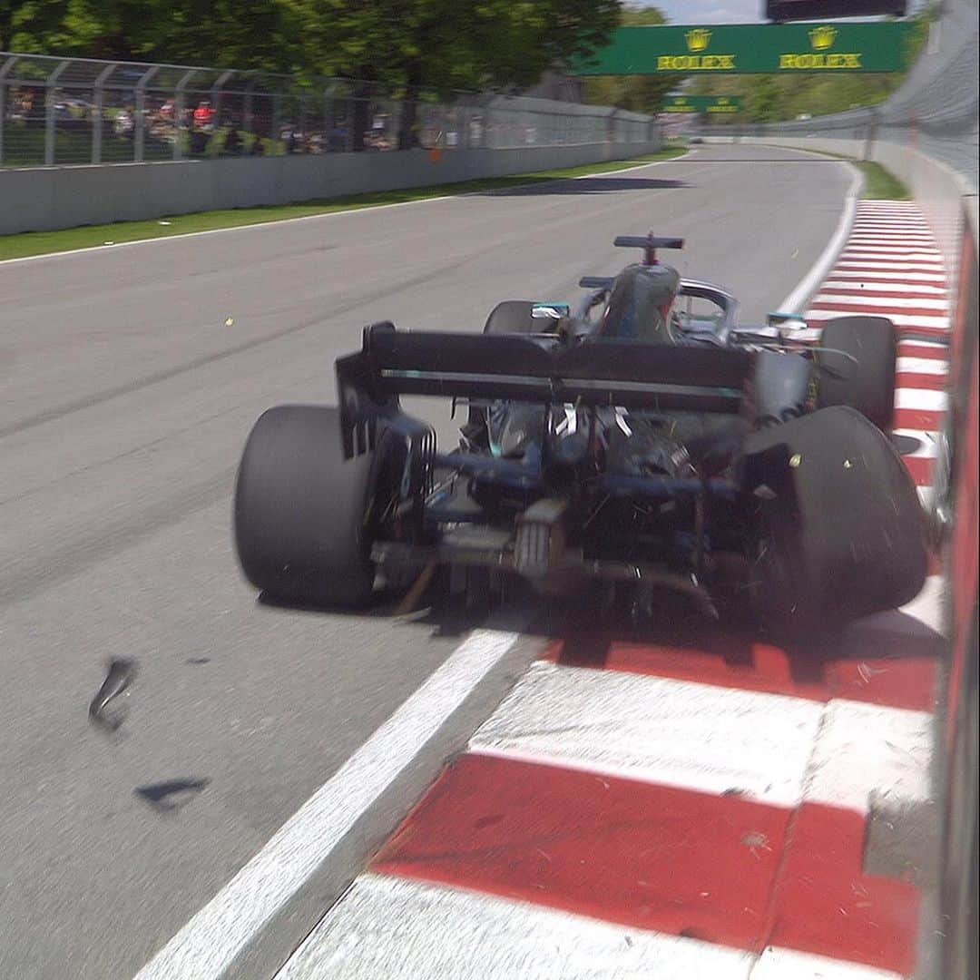 F1さんのインスタグラム写真 - (F1Instagram)「💥😮 Lewis Hamilton hits the wall at Turn 9 in FP2 before limping back to the pits . #Formula1 #F1 #CanadianGP 🇨🇦」6月8日 3時54分 - f1