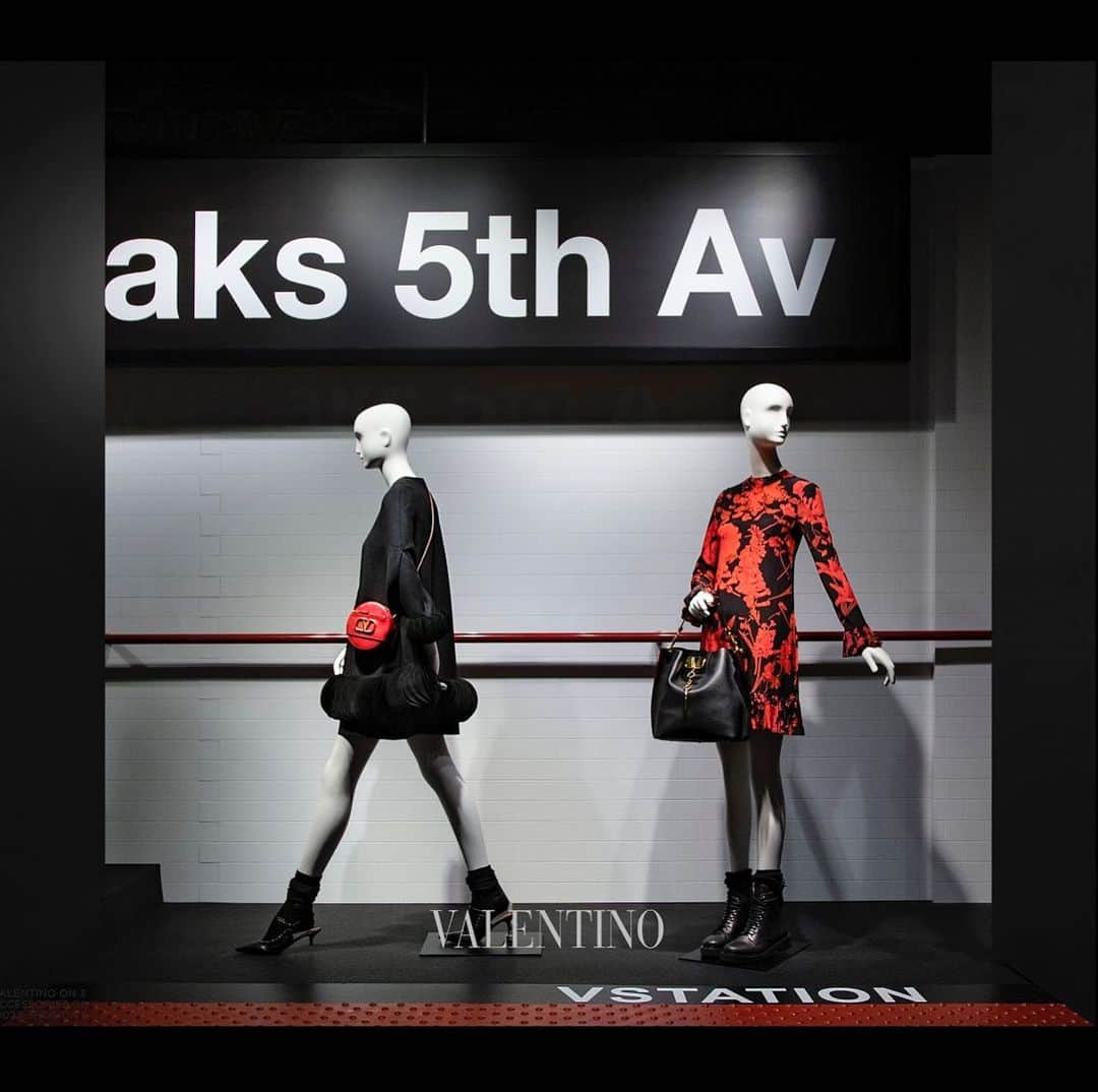 Saks Fifth Avenueさんのインスタグラム写真 - (Saks Fifth AvenueInstagram)「Transport yourself to the ‘90s with the @maisonvalentino Tokyo Red Collection which pays homage to Japan. Make sure to stop by our NY Flagship windows now through Tuesday, June 18. #OnlyatSaks」6月8日 4時06分 - saks