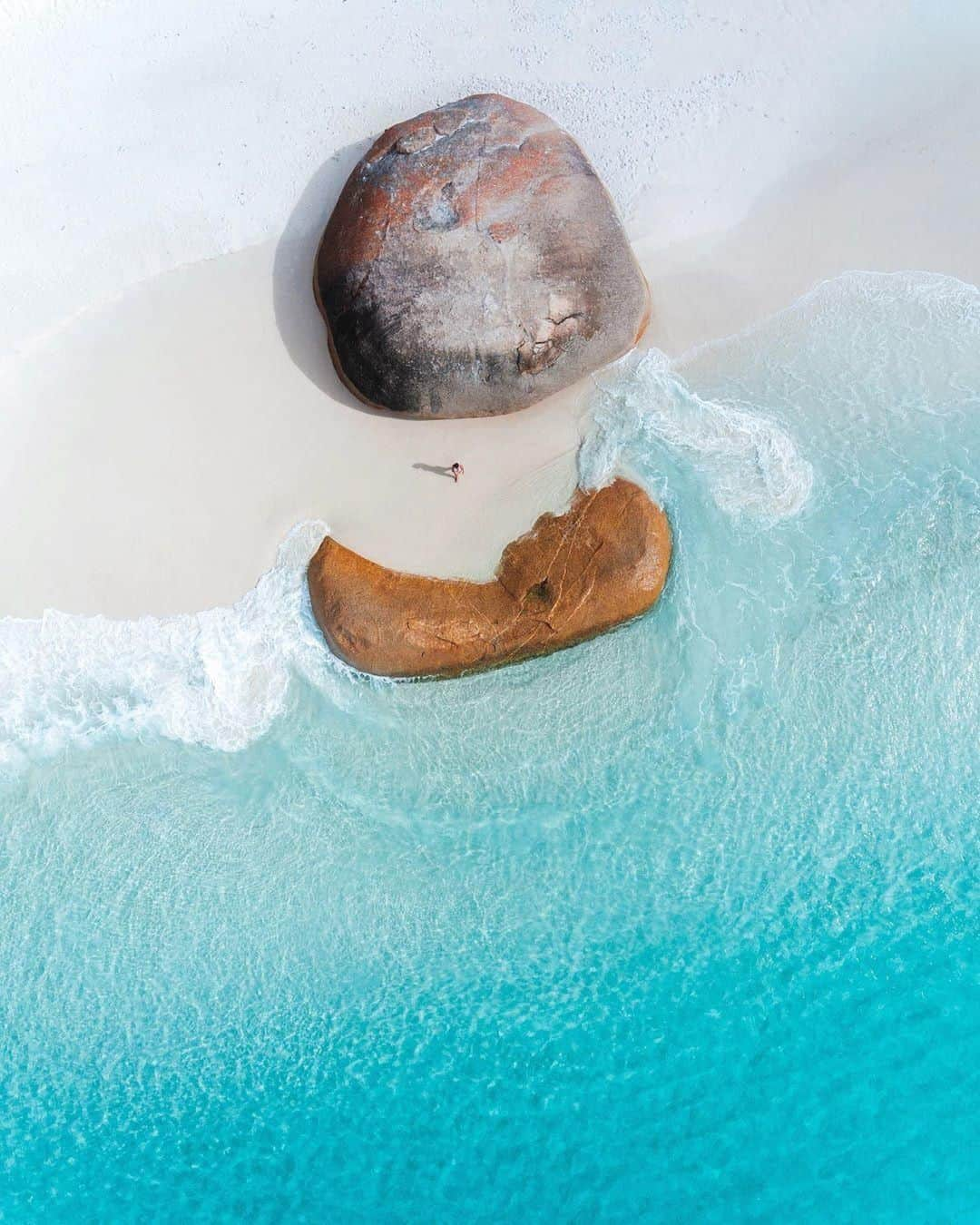 Australiaさんのインスタグラム写真 - (AustraliaInstagram)「If anyone needs us, we’ll be lazing on this beach in #Albany all day long. 🏖️ @josh_burkinshaw captured this serene shot at #LittleBeach, a white sand oasis in #TwoPeoplesBayNatureReserve that’s regularly voted as one of @westernaustralia‘s best beaches. This part of @australias_southwest has a stunning coastline and gentle waves that are perfect for swimming and kayaking. TIP: If you’re visiting on a Saturday then drop by the @albanyfarmersmarket in the morning, you can buy some fresh local fruit, cheese and jams for a picnic on the beach. 😋  #seeaustralia #justanotherdayinwa #australiassouthwest #thegreatoutdoors #travel」6月8日 4時00分 - australia