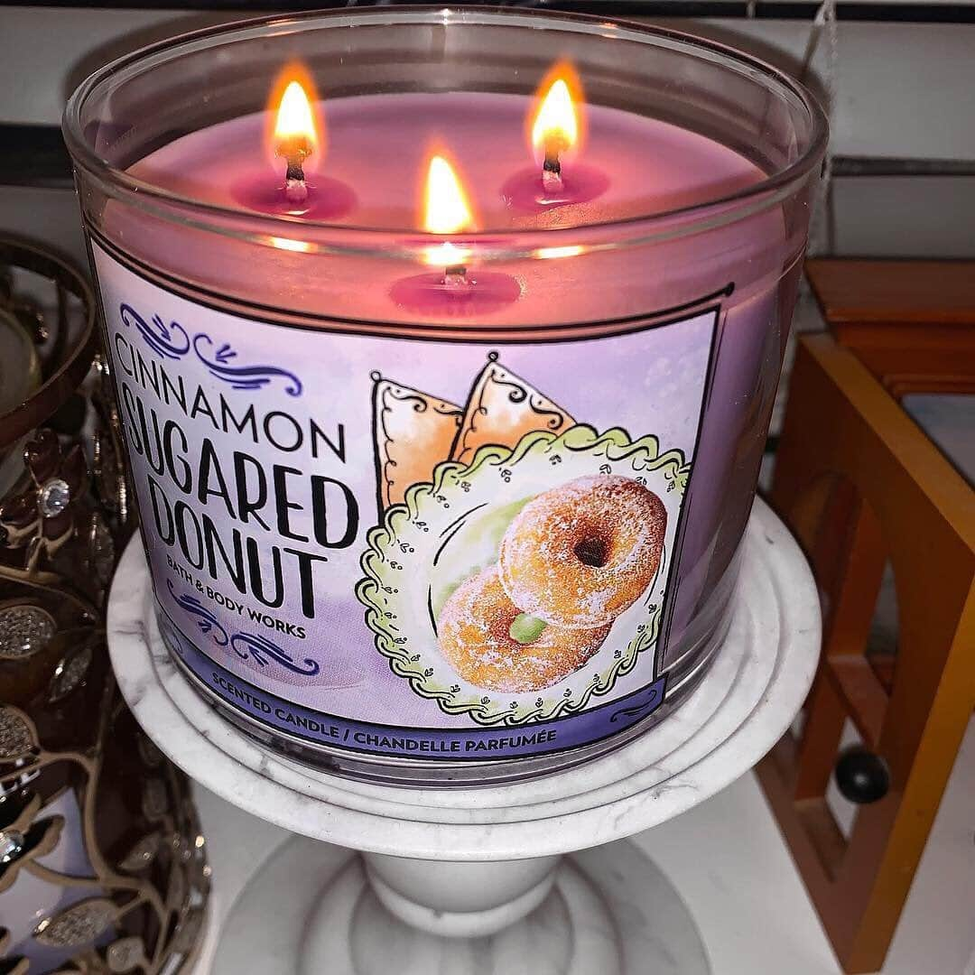 Bath & Body Worksさんのインスタグラム写真 - (Bath & Body WorksInstagram)「Donut worry, it’s #NationalDonutDay! & it looks like you love this 3-Wick Candle almost as much as the real thing 🍩」6月8日 4時03分 - bathandbodyworks