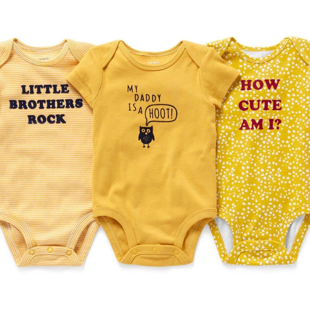 カーターズさんのインスタグラム写真 - (カーターズInstagram)「Little brothers do rock. And daddy is a hoot. How cute are these? #collectible bodysuits #funslogans #newarrivals」6月8日 4時14分 - carters