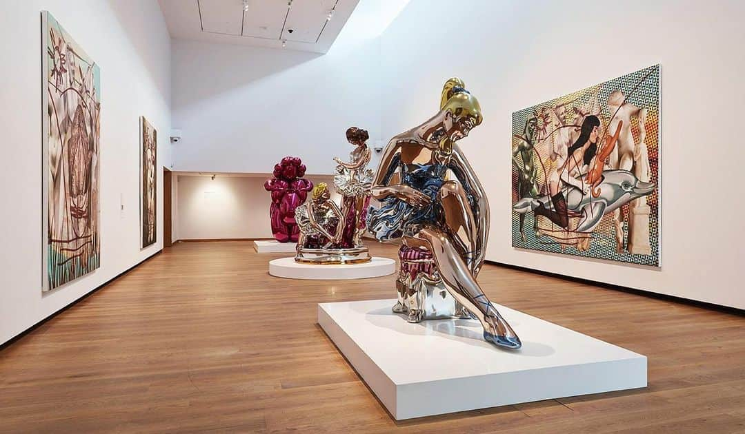 ガゴシアン・ギャラリーさんのインスタグラム写真 - (ガゴシアン・ギャラリーInstagram)「Visit the Ashmolean Museum, at the University of Oxford, in England, to see "Jeff Koons: At the Ashmolean" before it closes on Sunday, June 9!  The exhibition features seventeen pieces, fourteen of which have never been shown in the UK before, from series such as "Equilibrium," "Statuary," "Banality," "Antiquity," and his recent "Gazing Ball" sculptures and paintings. Learn more via the link in our bio. __________ #JeffKoons #JeffKoonsOxford #AshmoleanMuseum #Gagosian @jeffkoons @ashmoleanmuseum Installation view, "Jeff Koons," Ashmolean Museum of Art and Archaeology, University of Oxford, England, February 7–June 9, 2019. Artwork © Jeff Koons」6月8日 4時07分 - gagosian