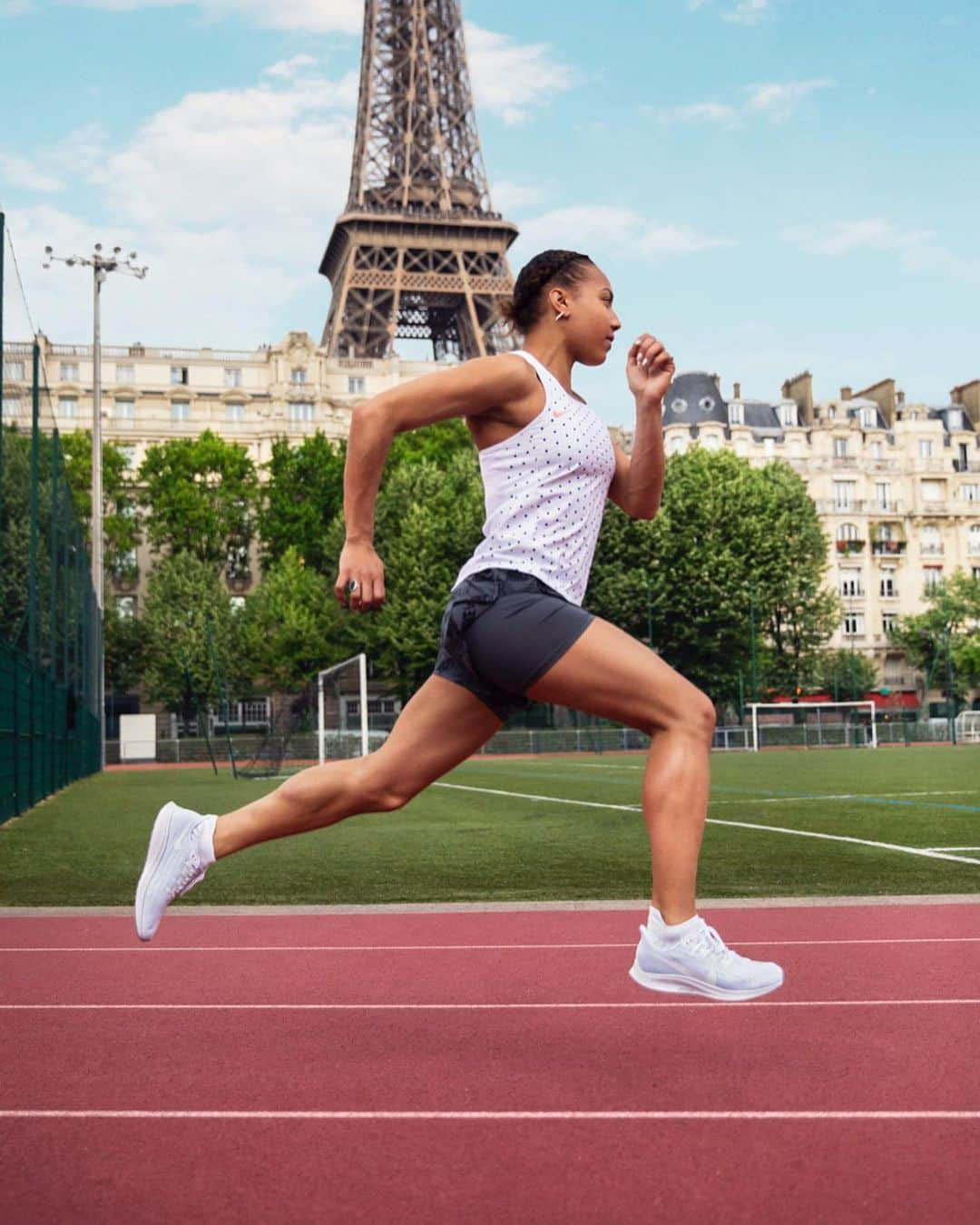 The Run Dept.さんのインスタグラム写真 - (The Run Dept.Instagram)「Don’t change your dream. Change the world. ⠀ @renelle_lamote is dreaming with the @equipedefrance as football’s biggest tournament kicks off today in Paris. #justdoit ⠀ 🎽: French National Team Kit Singlet (1 of 1) 👟: Nike Zoom Pegasus 36 (Link in bio)」6月8日 4時22分 - nikerunning