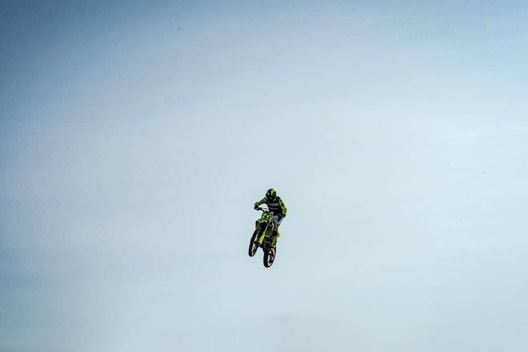 バレンティーノ・ロッシさんのインスタグラム写真 - (バレンティーノ・ロッシInstagram)「Finally we are back at Cavallara!great motocross day!what a track,my favorite around here 📸 @camilss」6月8日 4時44分 - valeyellow46