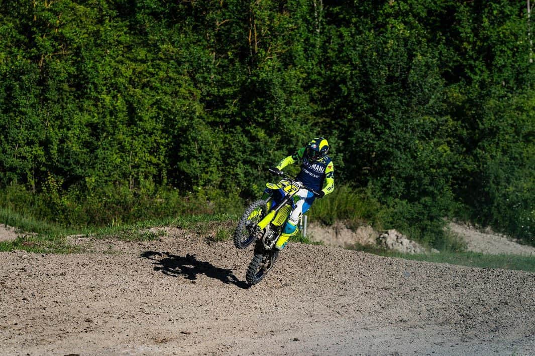 バレンティーノ・ロッシさんのインスタグラム写真 - (バレンティーノ・ロッシInstagram)「Finally we are back at Cavallara!great motocross day!what a track,my favorite around here 📸 @camilss」6月8日 4時44分 - valeyellow46