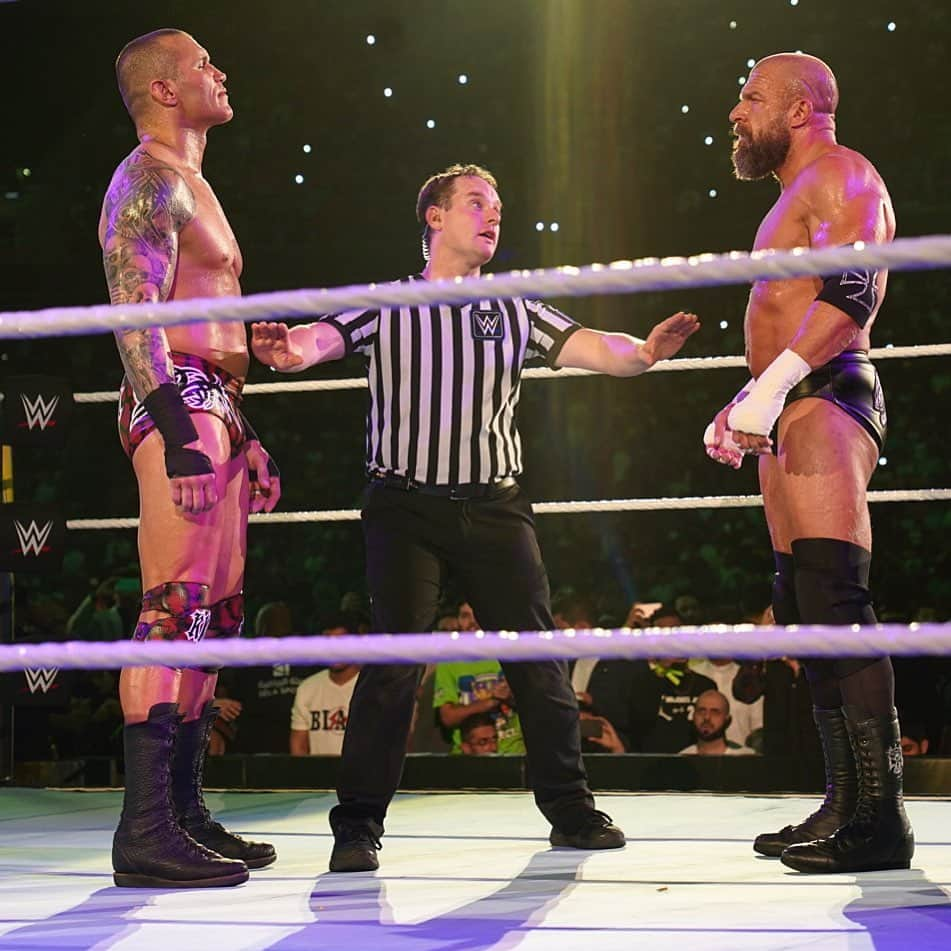 WWEさんのインスタグラム写真 - (WWEInstagram)「Evolution is inevitable. It’s time to put up or shut up!  @tripleh vs. @randyorton is happening right now!  #WWESSD」6月8日 4時47分 - wwe