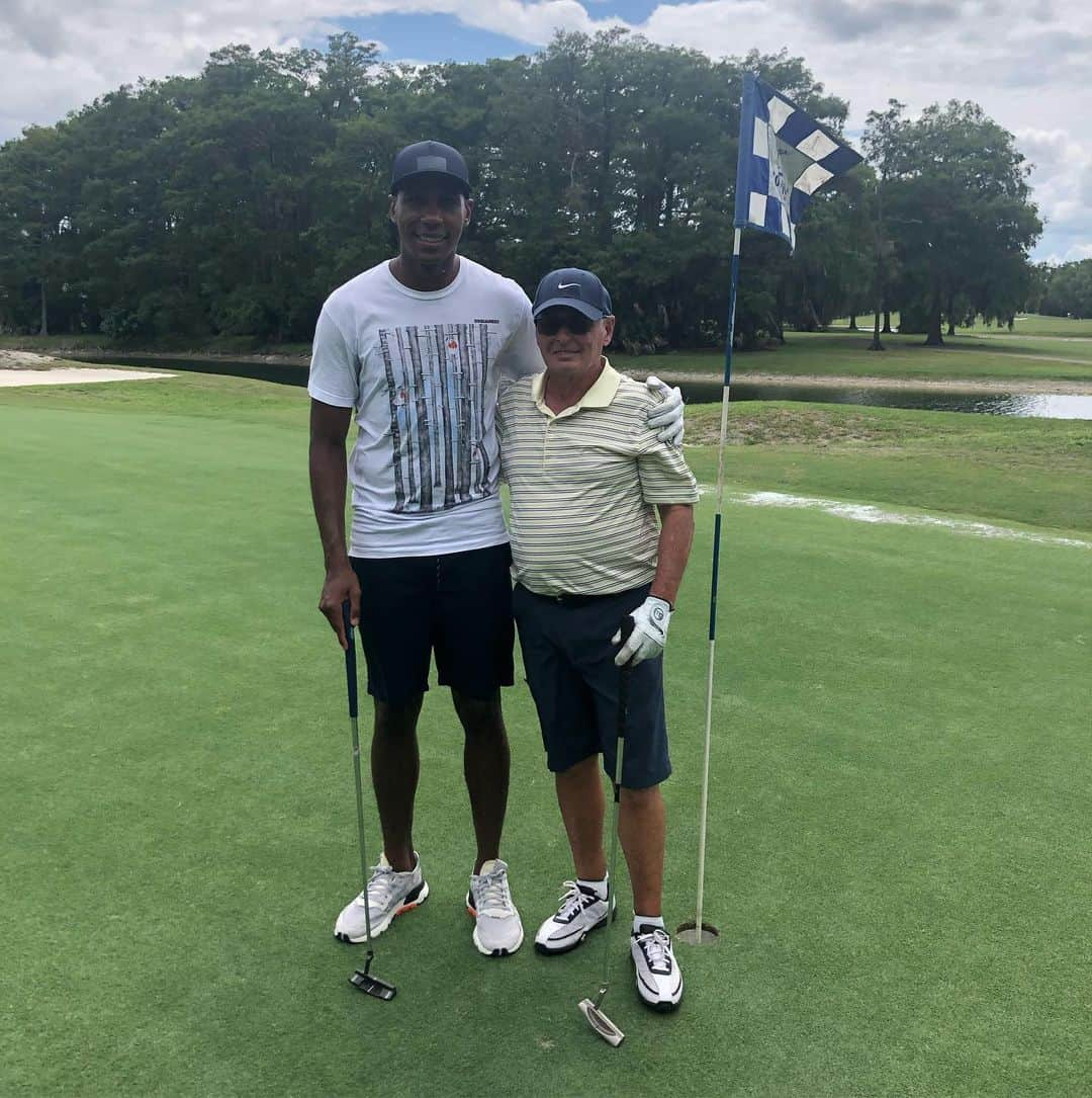 マルセロ・アントニオ・ゲデス・フィリォさんのインスタグラム写真 - (マルセロ・アントニオ・ゲデス・フィリォInstagram)「Learning some golf today. Thanks for the teaching moments #Allan. . #southflorida #florida #golf #sunshine #state #usa」6月8日 4時51分 - marceloguedesfilho