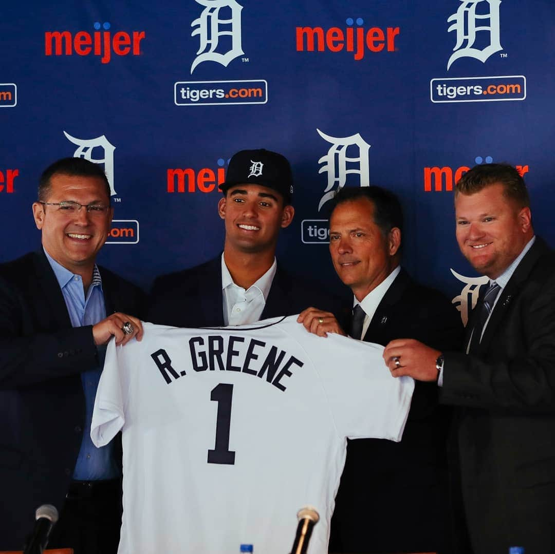 デトロイト・タイガースさんのインスタグラム写真 - (デトロイト・タイガースInstagram)「It's official.  Welcome to the Detroit Tigers organization @riley_greene」6月8日 4時57分 - tigers