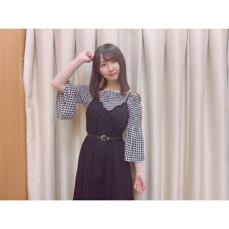 山邊歩夢さんのインスタグラム写真 - (山邊歩夢Instagram)「😈💭💓 * * 私服。。。 大人っぽく。。。 * このお洋服もオフショルなんだ〜！ * * #あゆーで #私服 #ギンガムチェック #ワンピース #オフショル」6月7日 20時19分 - ayuyamabe_official