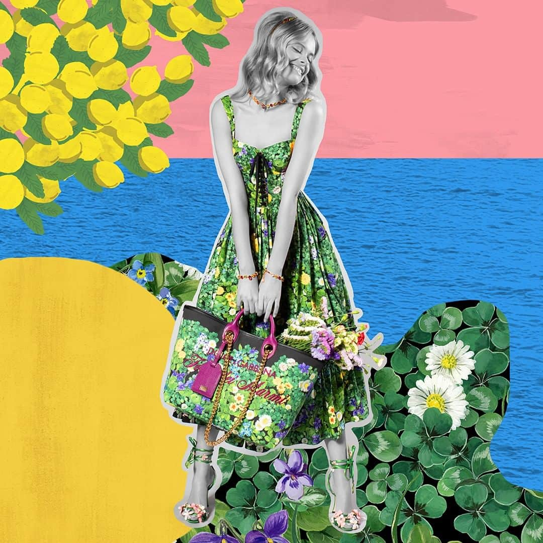 ドルチェ&ガッバーナさんのインスタグラム写真 - (ドルチェ&ガッバーナInstagram)「Large bags ideal for the beach get embellished with the same print of the fresh summer dresses. Discover the new special collection for Forte dei Marmi. #DGWomen #DGLovesFortedeiMarmi」6月7日 20時31分 - dolcegabbana