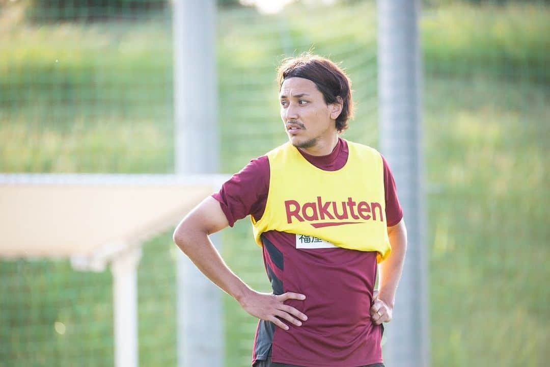 大崎玲央のインスタグラム：「リーグ再開に向けていい準備を💪🏽💪🏽Preparing for our next game💪🏽💪🏽 #ヴィッセル神戸 #visselkobe #wearekobe #jleague  #jリーグ #トモニイコウ」