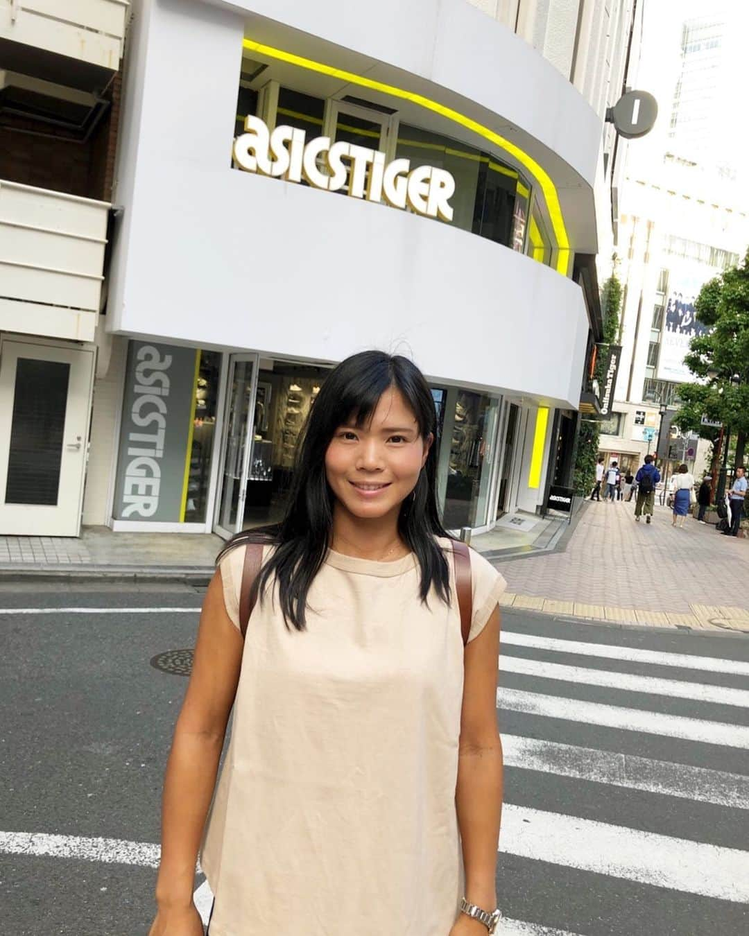 尾崎里紗さんのインスタグラム写真 - (尾崎里紗Instagram)「先日用事で出かけた時に、渋谷で #asicstiger 発見✨﻿ ﻿ ﻿ ﻿ #glico #powerproduction #head #teamhead #asicstennis #teamasics #imoveme #onitsukatiger #gram3 #グラムスリー #tbc_aesthetic #エステ #エステティックtbc #尾崎里紗 #risaozaki #tennis #tennisplayer #テニス #citizen #tiffany #fitness #フィットネス﻿」6月7日 20時45分 - risaozaki410