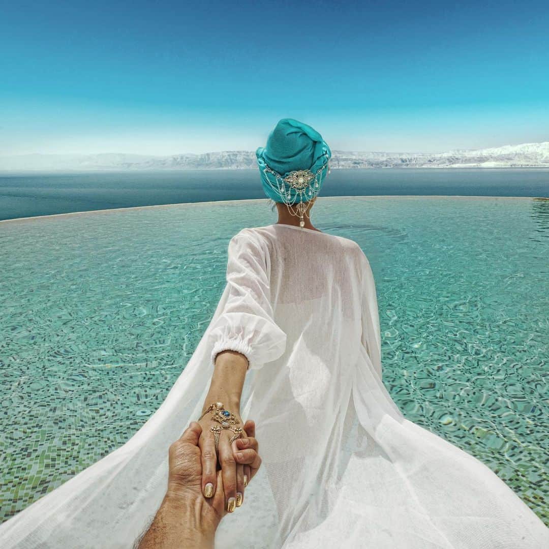 Nataly Osmannさんのインスタグラム写真 - (Nataly OsmannInstagram)「#FollowMeTo Jordan We invite you to Jordan with us from 23 till 30 June. We are going to visit the eighth wonder of the world, fly over the desert in a hot air balloon, spend a night with the bedouins, and experience weightlessness in the saltiest sea on the planet. Having spent a full week on this trip, you will be fully entitled to saying that you have seen everything in Jordan! Learn more on the link in bio.  #СледуйЗаМной в Иорданию. Мы приглашаем вас с нами в путешествие по Иордании с 23 по 30 июня. Мы посетим восьмое чудо света, пролетим над пустыней на воздушном шаре, проведем ночь c бедуинами, испытаем невесомость в самом соленом море на свете – спустя неделю наших путешествий вы с полным правом сможете сказать, что видели в Иордании всё! Подробности по ссылке в био. #followmetojordan」6月7日 20時53分 - natalyosmann