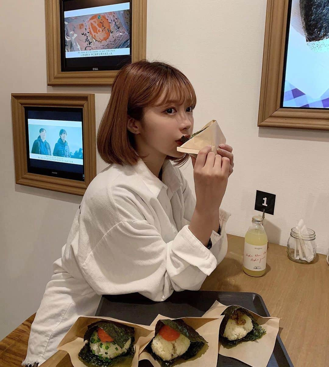 だにちゃんさんのインスタグラム写真 - (だにちゃんInstagram)「🍙﻿ ﻿ ﻿ ﻿ 海鮮を使ったおむすびを食べに﻿ 築地へいってきました☺︎﻿ ﻿ ﻿ いくらが美味しかったなあ…o(^▽^)o﻿ ﻿ ﻿ ﻿ #おむすび #シェキムスビ﻿ #onakapecopeco」6月7日 21時06分 - danichan143