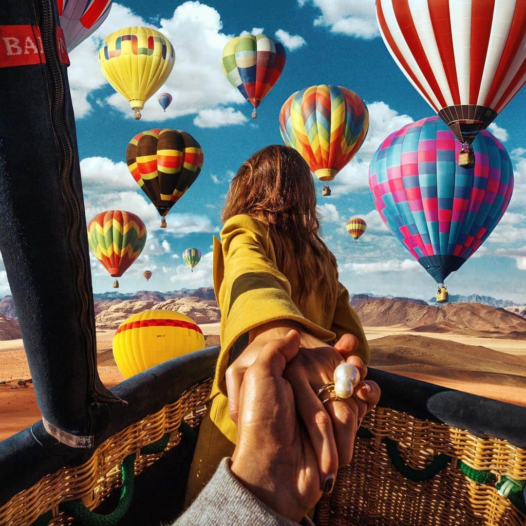Murad Osmannのインスタグラム：「#FollowMeTo Jordan We invite you to Jordan with us from 23 till 30 June. We are going to visit the eighth wonder of the world, fly over the desert in a hot air balloon, spend a night with the bedouins, and experience weightlessness in the saltiest sea on the planet. Having spent a full week on this trip, you will be fully entitled to saying that you have seen everything in Jordan! Details and price -  the link in bio. Collaboration with the great @nois7 👆. #СледуйЗаМной в Иорданию. Мы приглашаем вас с нами в путешествие по Иордании с 23 по 30 июня. Мы посетим восьмое чудо света, пролетим над пустыней на воздушном шаре, проведем ночь c бедуинами, испытаем невесомость в самом соленом море на свете – спустя неделю наших путешествий вы с полным правом сможете сказать, что видели в Иордании всё! Подробности и цена -  по ссылке в био👆」