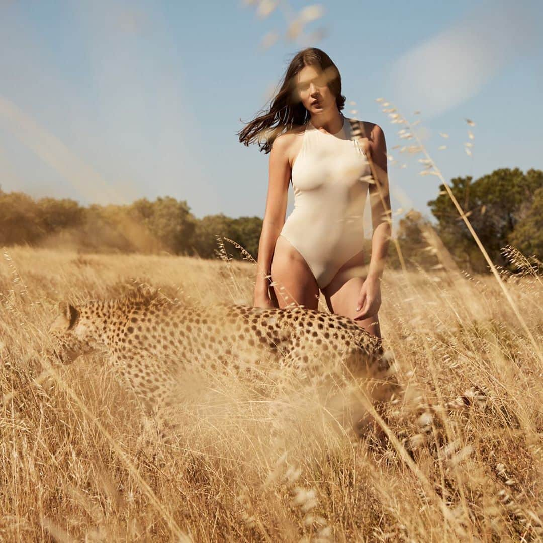 エレスさんのインスタグラム写真 - (エレスInstagram)「Wild spirit for @jennapietersen wearing the Necklace swimsuit. Editorial  @barbaramagazin, picture @asatallgard  #eresparis #editorial」6月7日 21時33分 - eres