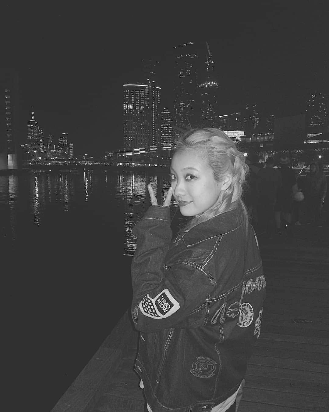 小林レイミさんのインスタグラム写真 - (小林レイミInstagram)「🌃🌙🌙 #melbourne #nightview #riverside #monochrome #melbournephotographer #hairarrange #nightout #sweet #スウィートインスタ #夜景 #モノクロ」6月7日 21時52分 - _reimi._____