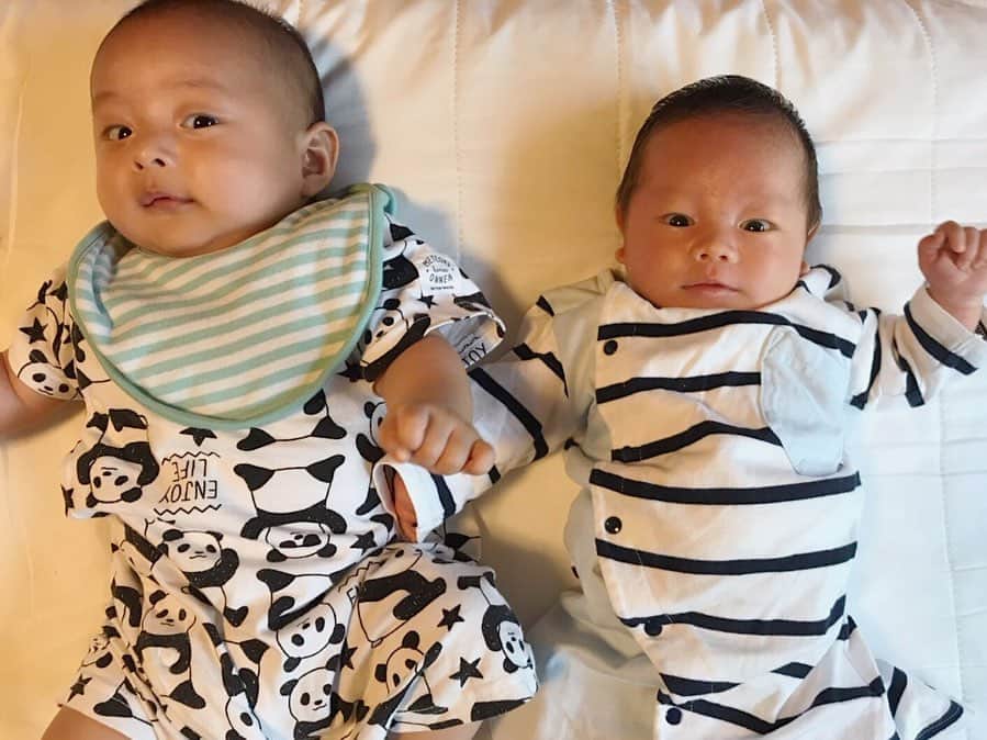 黒澤かなえさんのインスタグラム写真 - (黒澤かなえInstagram)「１カ月半違いのお友だち🐣 ．  母親同士も大の仲良しなので 君たちも良いコンビになってくれると 私たちは嬉しいよっ🌈  早く4人で旅行に行きたい💕 ．  #3月生まれ#5月生まれ #ボーイズ#ママ#新生児 #男の子ママ#赤ちゃん#すくすく」6月7日 21時53分 - k_kana