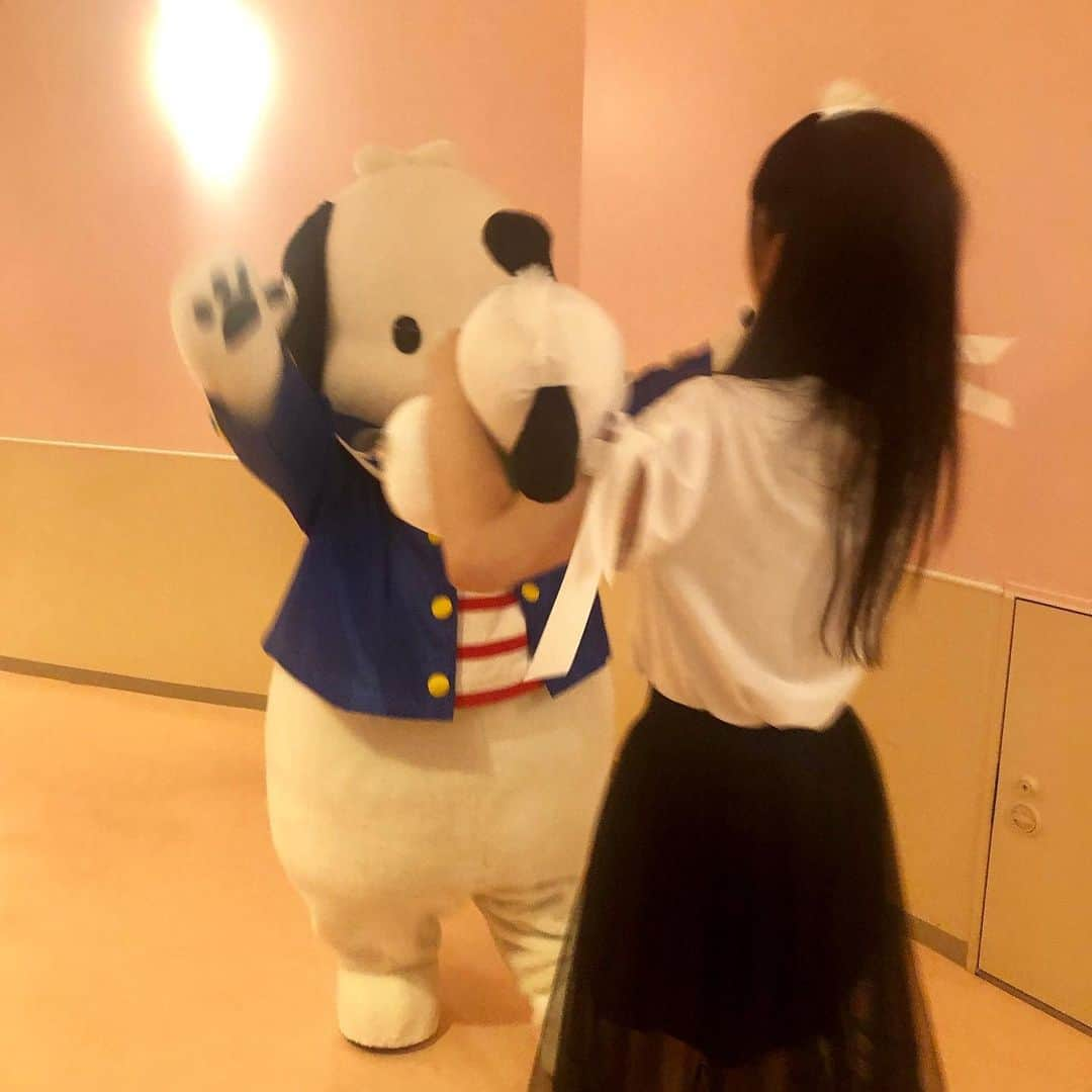 大黒柚姫さんのインスタグラム写真 - (大黒柚姫Instagram)「＊ 今日もブラス民のトランペットちゃんとお仕事前に遊んだよ🎺❤︎ 念願のサンリオピューロランド〜〜〜💗💗💗💗💗💗 大好きなポチャッコのグリーティングにも参加できて神対応頂きました🥺 ネイルも喜んでくれたあ〜🤤❤︎ ご飯中にシナモン、キティちゃん、マイメロ、ポムポムプリンにも神対応いただけたっっっ！！！ 本当にサンリオ最高すぎる✨✨ . UFOキャッチャーも諦めかけてたときにミラクルが起きて まーちゃん色のポチャッコがゲットできました♪ この間あやめちゃんとも約束したしまたすぐ行かなくちゃ✨ 本当に楽しかったです！！！ #サンリオ #サンリオピューロランド #キャラグリ #ポチャッコ」6月7日 21時55分 - yuzuki_oguro_official