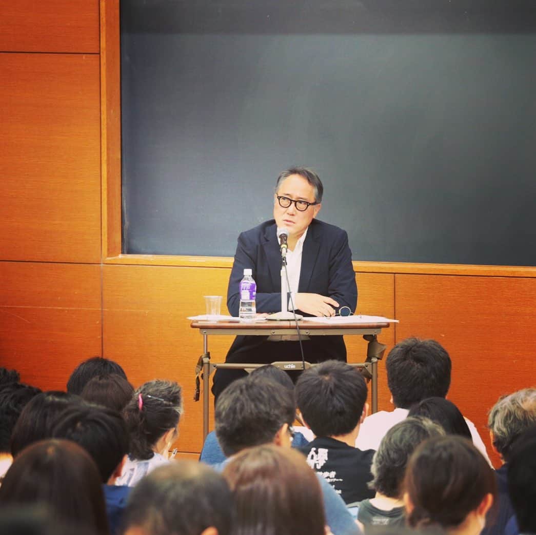 佐野史郎のインスタグラム：「立教大学 講演「乱歩と戦争」 戦中の戦意高揚小説「偉大なる夢」と、発禁となった「芋虫」を同時に語れる場が与えられるとは‼︎ どちらも書いてあることを鵜呑みにできぬ乱歩世界の妖しさにクラクラ^ ^」