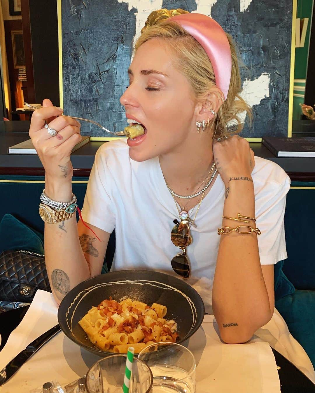 キアラ・フェラーニさんのインスタグラム写真 - (キアラ・フェラーニInstagram)「Eating pasta carbonara in Roma 🍝」6月7日 22時20分 - chiaraferragni