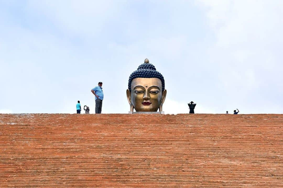 岡田ひとみ（ねんドル）さんのインスタグラム写真 - (岡田ひとみ（ねんドル）Instagram)「［Day2 Thimphu to Punakha］クェンセル・ポダン 高さ約50m、世界最大と言われる大仏。 #bhutan #travel #Thimphu #Kuenselphodrang #photoshoot」6月7日 22時22分 - hitomi_nendol