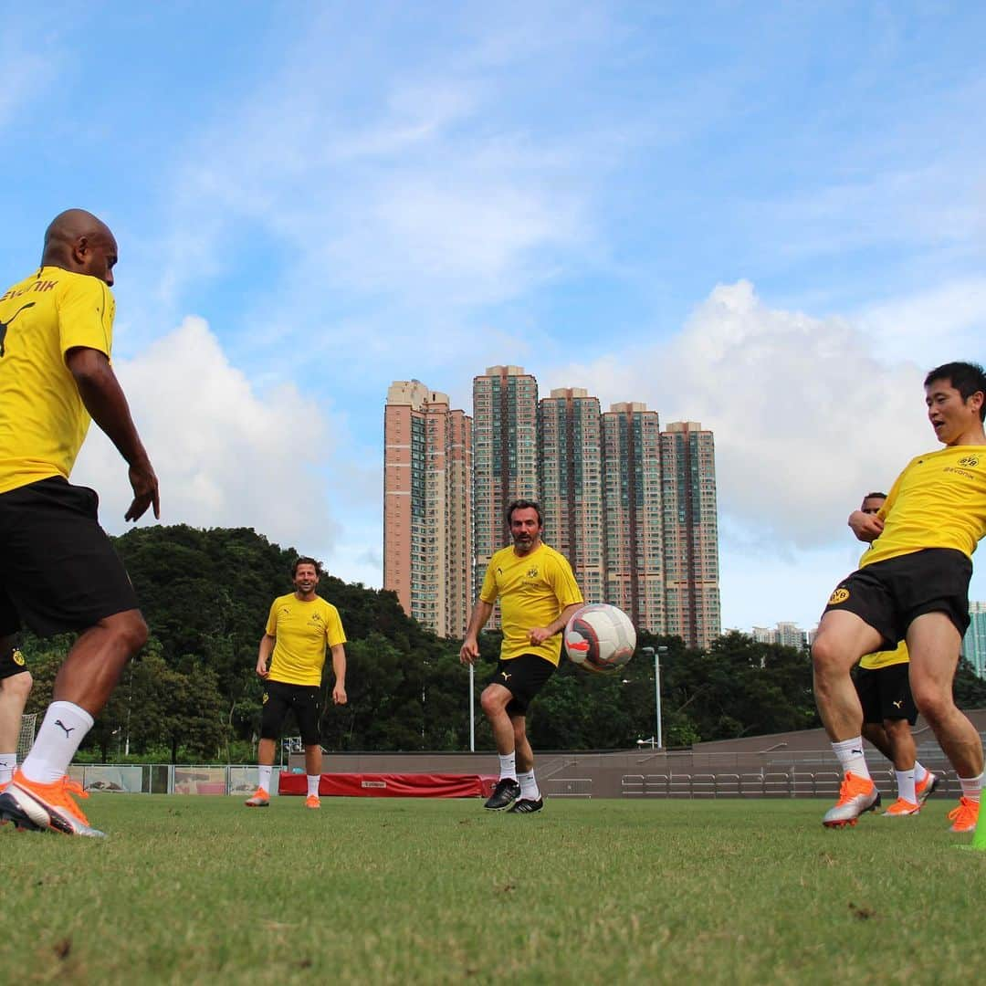 ボルシア・ドルトムントさんのインスタグラム写真 - (ボルシア・ドルトムントInstagram)「Teambuilding ✅ Training ✅  #bvblegends #borussiadortmund #bvb #hongkong #lfcbvb #hejabvb」6月7日 22時34分 - bvb09