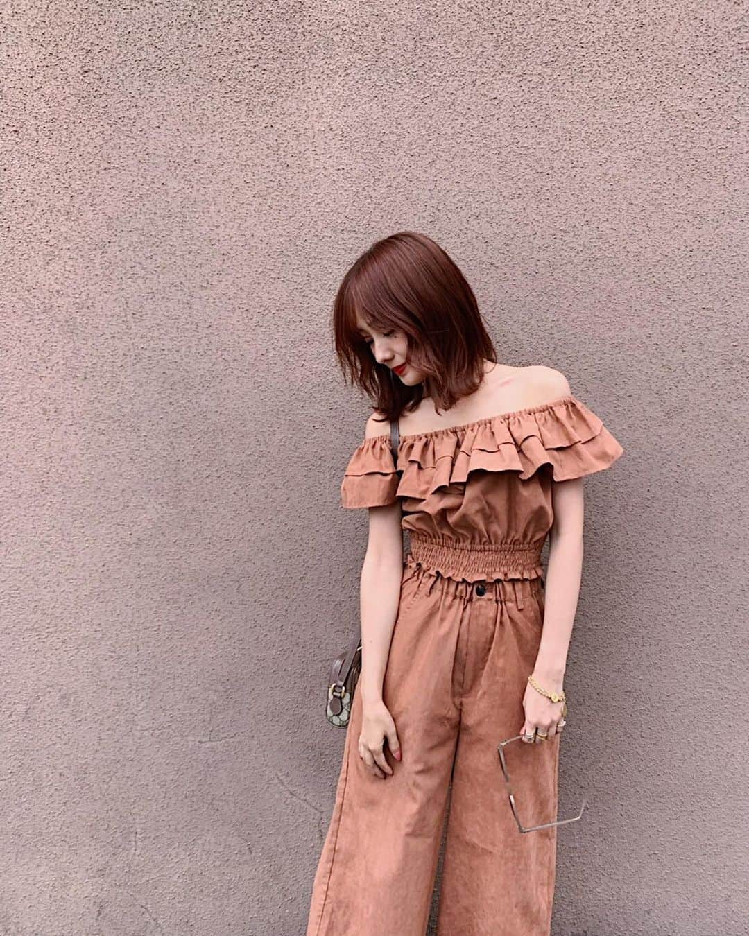 前田希美（まえのん）さんのインスタグラム写真 - (前田希美（まえのん）Instagram)「全身バージョン☺︎ 夏になるとセットアップが 着たくなるんですよね❤︎ (着てるのはサンプルなので トップスの丈が少し短いです。) 製品はもう少し丈が伸びるので ご安心を❤︎ ちなみに着ているカラーは brownです。  #nwith #エヌウィズ  #のんの私服 #fashion #code #ootd  #today #setup #brown #pink」6月7日 22時31分 - maeda_nozomi