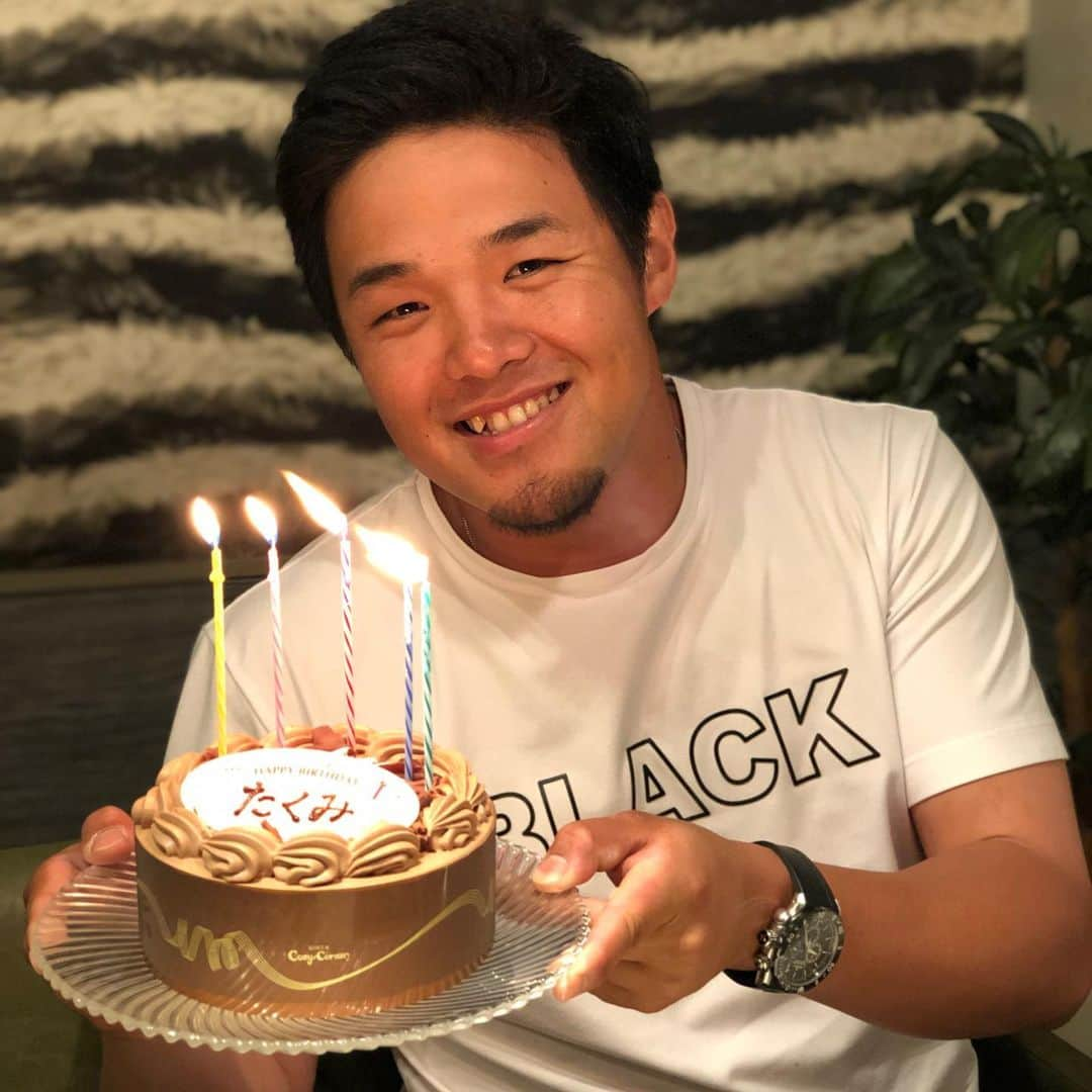 内田靖人のインスタグラム：「三好さんおめでとうございます🎉 足立さんと一緒にお祝いしてきました！ #誕生日おめでとうございます」