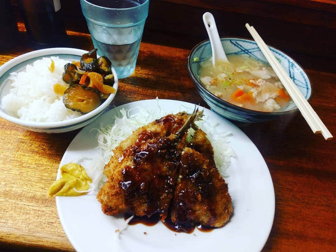 越中睦士のグルメインスタ