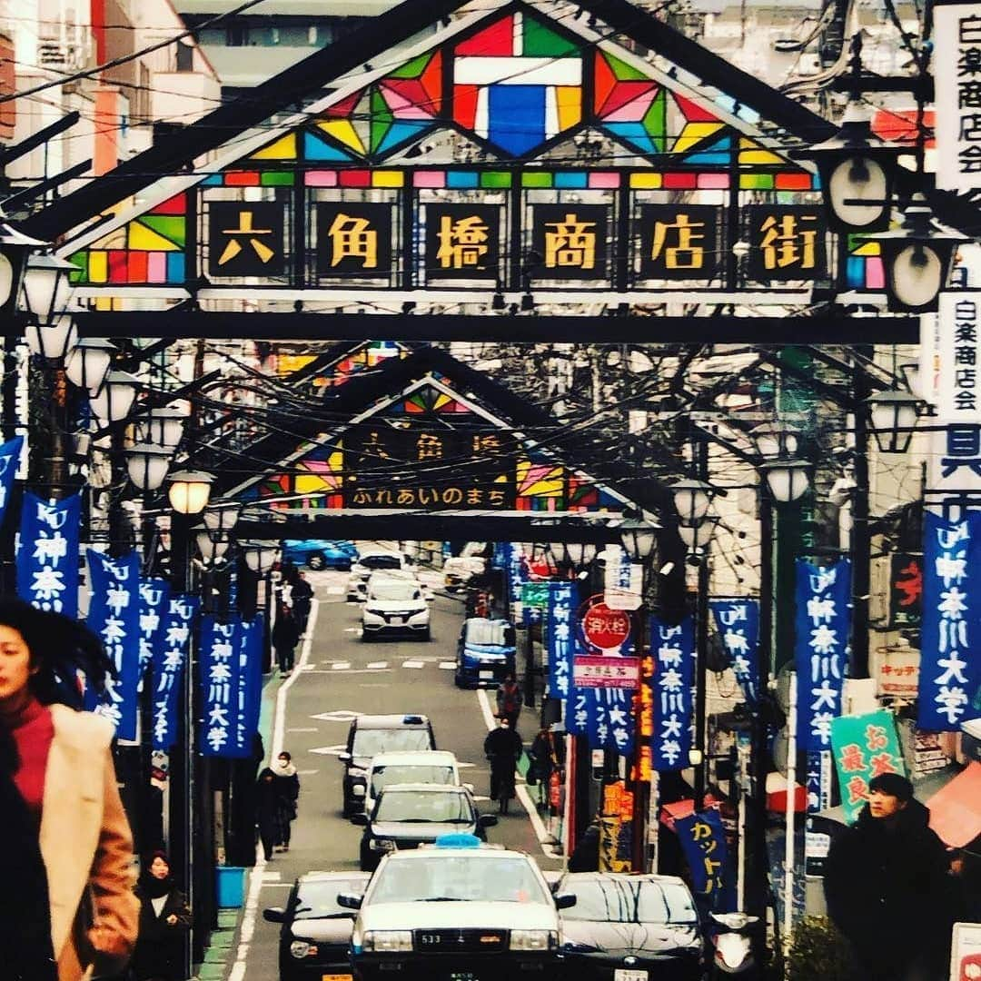 Woman.CHINTAIさんのインスタグラム写真 - (Woman.CHINTAIInstagram)「#白楽駅 （#hakuraku  station in #Kanagawa ） ・ おしゃれなスイーツ店やカフェもありながら、六角橋商店街のレトロさも人気の東急東横線の駅！ そんな白楽駅は女性に例えると、商店街のアーチのようなステンドグラススカートがキュートな女性🙋❤ ・ ・ @woman.chintai では白楽駅周辺のお部屋も診断形式であなたにあったお部屋がわかっちゃう😘🏡 「Woman.CHINTAI」もしくは、「ウーマンチンタイ」で検索🔍 プロフィールのURLからもすぐに理想のお部屋が探せちゃいます✨ ・ Illustrated by @um7mr ・ ・ #WomanCHINTAI#部屋探し#CHINTAI #女性にオススメ #擬人化 #賃貸 #街 #1人暮らし #おしゃれ#女子#ファッションイラスト#fashionillutration#tokyofashion#ootd#ファッション#コーデ#今日のコーデ」6月7日 22時35分 - woman.chintai