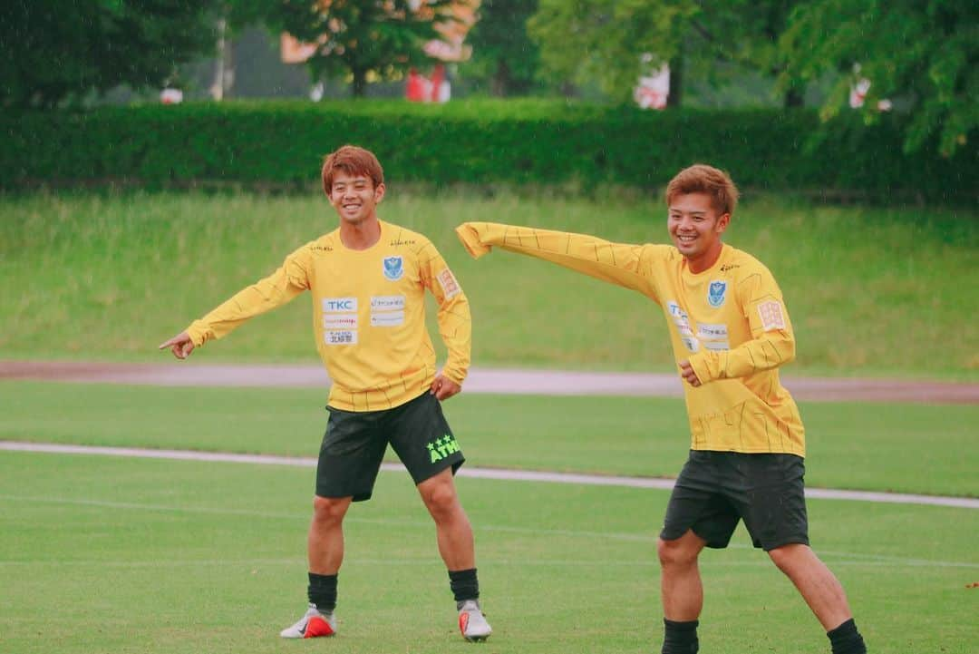 栃木SCさんのインスタグラム写真 - (栃木SCInstagram)「＼ #TRAINING ⚽️ 2019.06.07 ／ 📷 #西谷ツインズ の「あっちでしょ！」のタイミングが一緒だった瞬間。 ． #栃木SC #tochigisc #jleague #Jリーグ #jリーグ好きな人と繋がりたい #広報カメラ #宇都宮市 #河内総合運動公園  #⚽️ #西谷和希 #西谷優希 #千葉戦は益子町民デー #益子町」6月7日 22時39分 - tochigisc_official