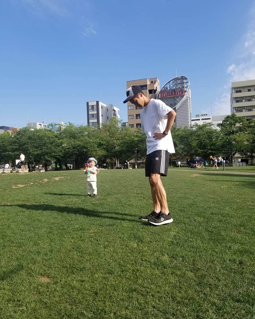 宇野けんたろうさんのインスタグラム写真 - (宇野けんたろうInstagram)「最近はもっぱら速いジョグ、快調走、ロングジョグ、ダッシュ強め、この繰り返し。7月に特番で走るかもしれないけどまだ仮だ。吉本の仮はギリギリまで本当にわからん。バラシは嫌だよ。嫌だ。。嫌！泣！ 地道に練習していくしかないかな。  #jaybird  #ジェイバード #イトイエックス  #リーボック #マラソン #マラソン大会 #ランニング #ジョギング #ランナー #走る #芸人」6月7日 23時36分 - unokentarorun