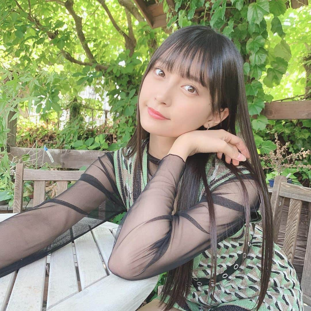 小山リーナさんのインスタグラム写真 - (小山リーナInstagram)「ラメラメ🦴 ・ ・ #私服 #緑 #ベスト #ラメ #コーディネート #アイドル #ストレートヘア #高校生 #16歳 #ootd #code #coordinate #fashion #followme #idol #jk #zara #cute」6月7日 23時42分 - rina_koyama_box