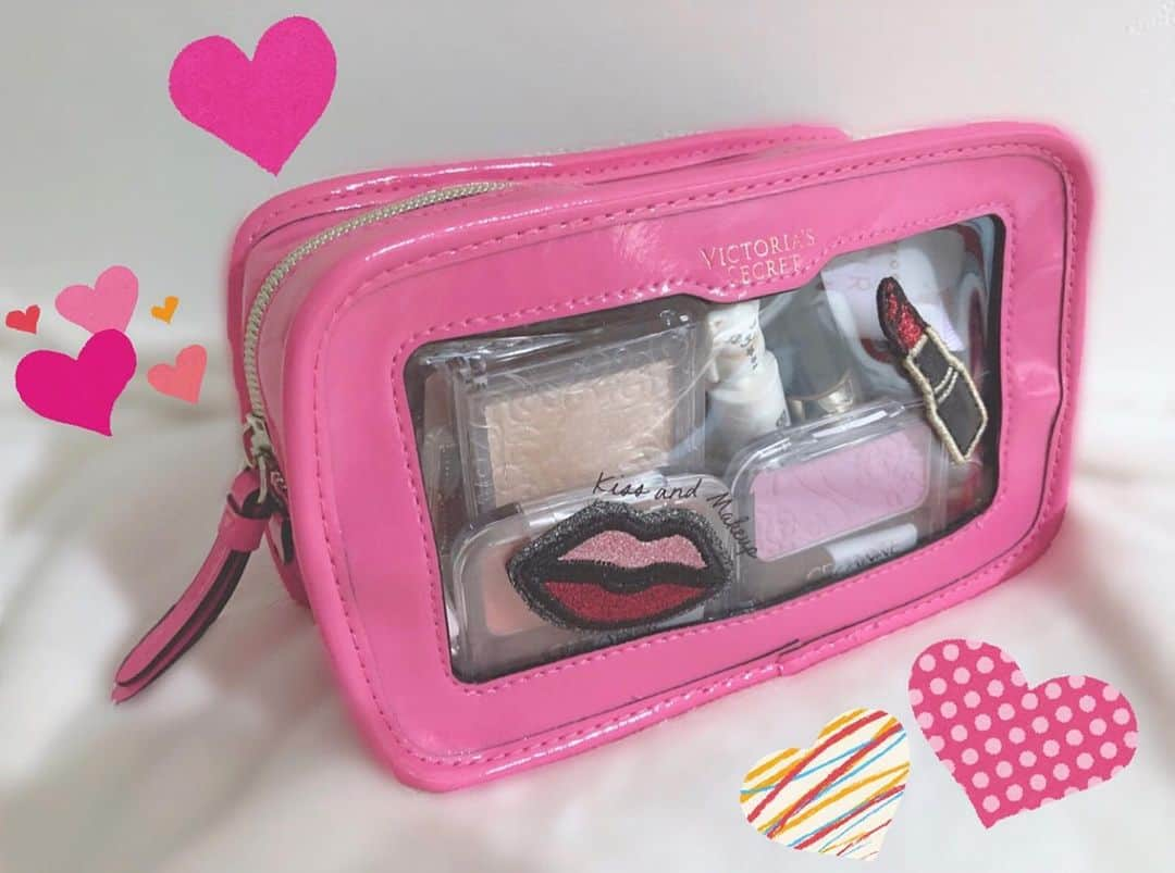 松本慈子さんのインスタグラム写真 - (松本慈子Instagram)「. New makeup pouch💄💕 ずーっと、欲しかったブランド🥺 . . #メイク #メイクポーチ #ポーチ #ピンクポーチ #ビクトリアシークレット #makeup #makeuppouch #victoriassecret」6月7日 23時50分 - chikako_1119