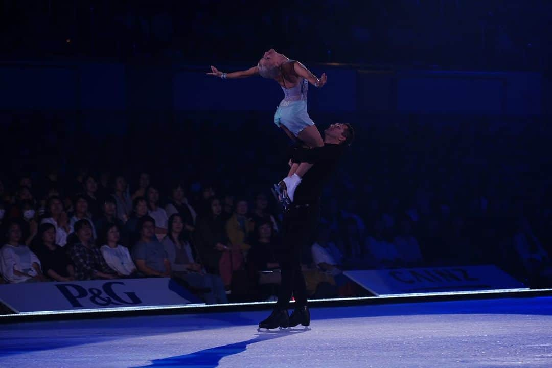 タチアナ・ボロソジャルさんのインスタグラム写真 - (タチアナ・ボロソジャルInstagram)「First show in Kobe☑️ Thanks for amazing skating friends, for all audiences and of course #foi2019 ❤️❤️❤️ More caning soon😉!!! #дальшебольше  Начало положено😉 Первое шоу «Fantasy on Ice” в Кобе☑️ Нодар @snodar, спасибо за профессиональные фотки❤️👍 Ты крут!!! #volosozhartrankov #foi2019」6月7日 23時51分 - fire_bird