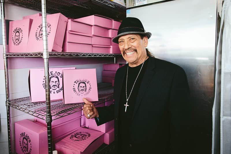 ダニー・トレホさんのインスタグラム写真 - (ダニー・トレホInstagram)「Happy #NationalDoughnutDay from Trejo's Coffee & Donuts! . . . #trejosdonuts #donut #donuts #nationaldonutday #dannytrejo #machete」6月8日 5時19分 - officialdannytrejo