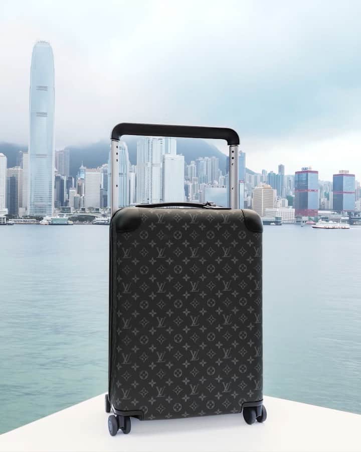 のインスタグラム：「Next stop Hong Kong. #LouisVuitton’s expanded line of Horizon luggage now comes in a variety of models. Explore the Collection via link in bio.」