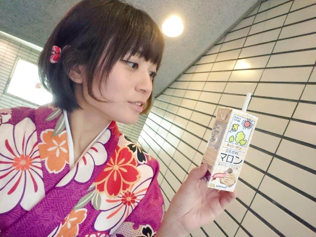 桜花さんのインスタグラム写真 - (桜花Instagram)「おやすみなさい🍀  みなさんよき夢を。。🌼 着物はロマン、 いや、マロン。。！！🌰笑  #おやすみなさい  #goodnight #gooddream #着物  #ロマン #浪漫  #マロン #kimono  #roman  #maron #和」6月7日 23時54分 - mountainohka