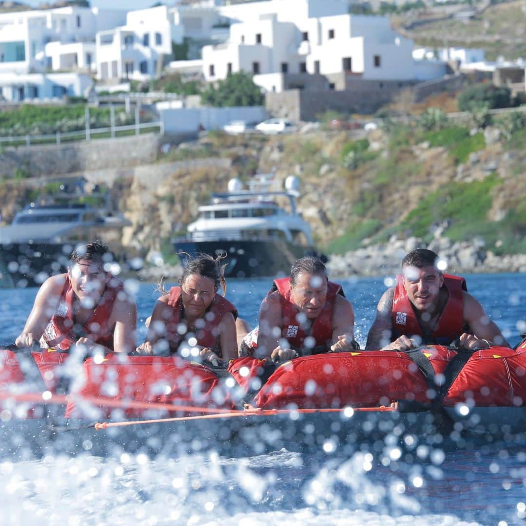 アルベルト・パロスキのインスタグラム：「🛥🚣‍♀️🧨 #mykonos  #estate2k19」