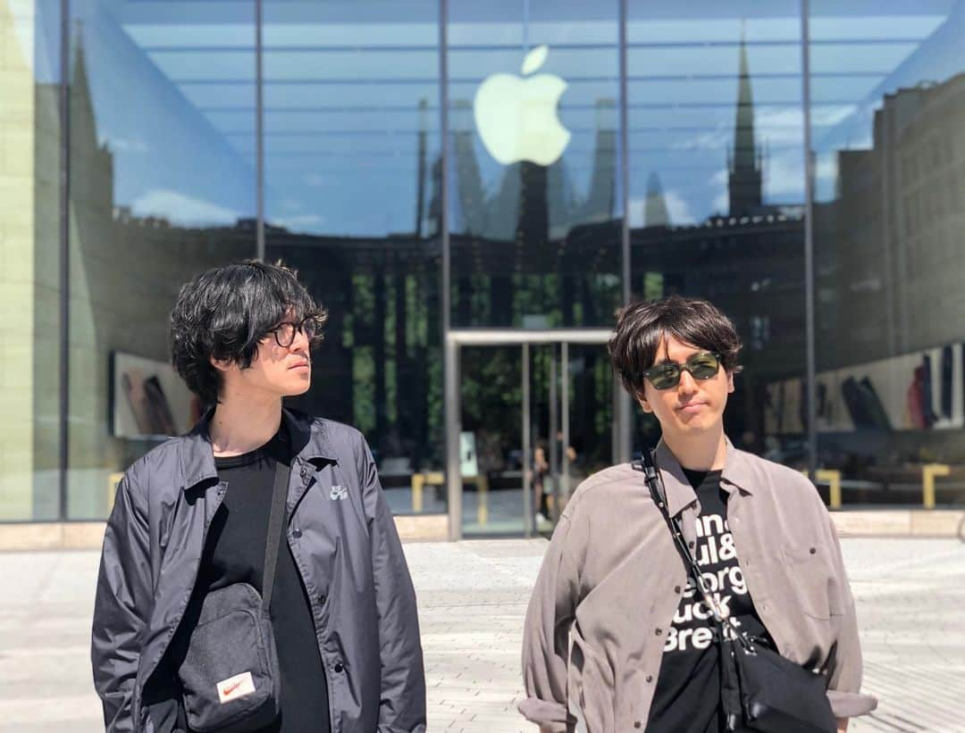 佐藤純一のインスタグラム：「デュッセルドルフのApple」